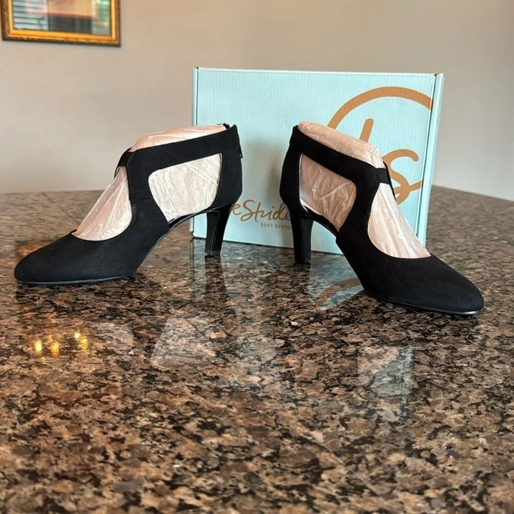 Life Stride Giovanna 2 black suede dress pumps NIB 7.5